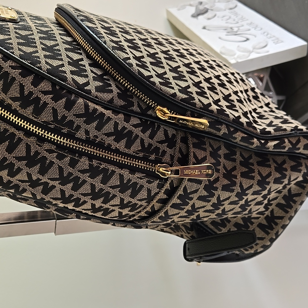Michael Kors Jacquard Backpack Black/Tan - Picture 4 of 17